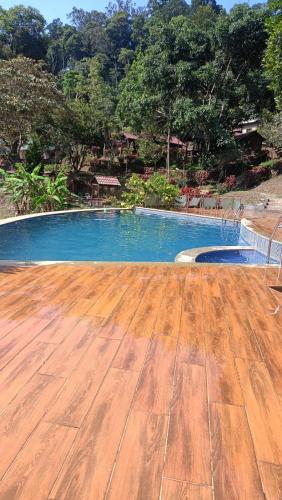 Kolam renang, Three Hills Coorg in Monnageri Kolam renang, Three Hills Coorg in Monnageri