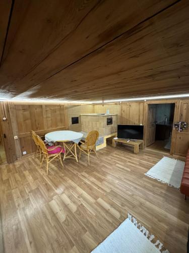 Instalaciones, Freundliche 2-Zimmer-Erdgeschosswohnung mit Garten in Seeberg in Sonntag Instalaciones, Freundliche 2-Zimmer-Erdgeschosswohnung mit Garten in Seeberg in Sonntag