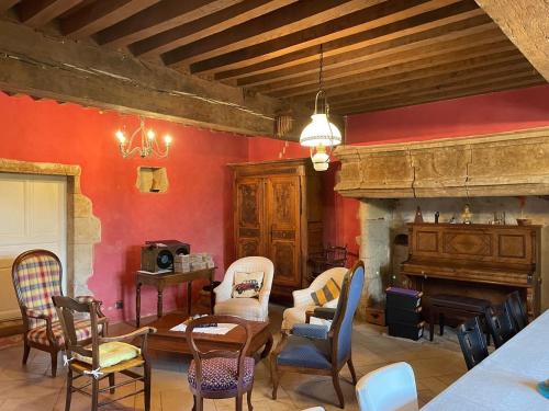 A szálláshely kívülről, Château de GRANDVAUX (Chateau de GRANDVAUX) in La Clayette A szálláshely kívülről, Château de GRANDVAUX (Chateau de GRANDVAUX) in La Clayette