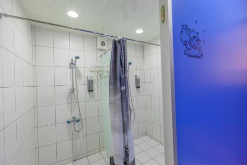 This photo about Golden House (Ruifang Railway Station) shared on HyHotel.com