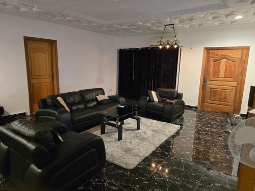 Cape Coast Travellers' Inn in Кейп Коуст Cape Coast Travellers' Inn in Кейп Коуст