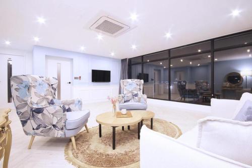 Tongyeong Gray Hotel in Tongyeong-si Tongyeong Gray Hotel in Tongyeong-si