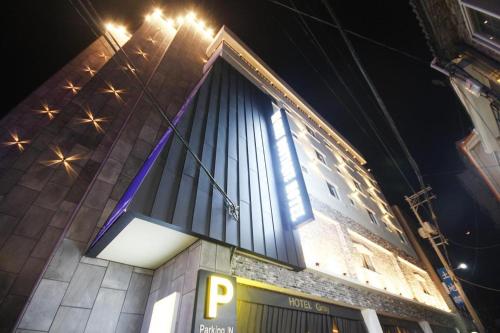 Tongyeong Gray Hotel in Tongyeong-si Tongyeong Gray Hotel in Tongyeong-si