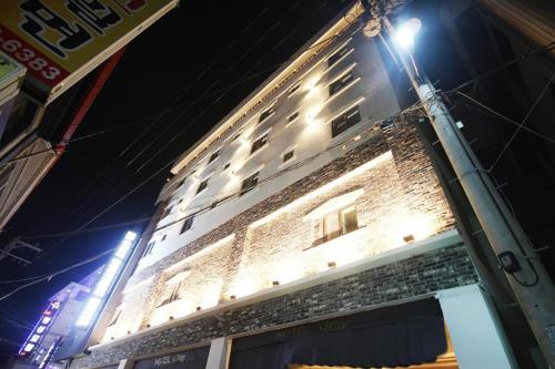 Tongyeong Gray Hotel in Tongyeong-si Tongyeong Gray Hotel in Tongyeong-si