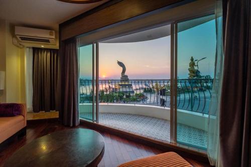 LANDMARK NAKHONPHANOM HOTEL in Nakhon Phanom LANDMARK NAKHONPHANOM HOTEL in Nakhon Phanom
