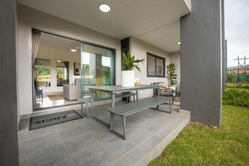 Ballito Village Luxury Apartments by DropInn in Балито Ballito Village Luxury Apartments by DropInn in Балито