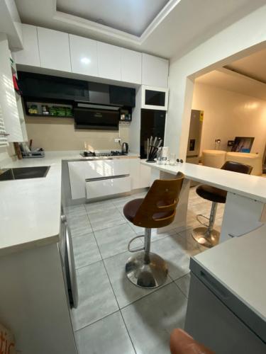 Furnished 2 Bedroom Terraced Duplex by Cerebellum& in แอคครา Furnished 2 Bedroom Terraced Duplex by Cerebellum& in แอคครา
