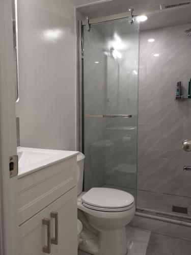 Cozy Private Rooms in Basement in Richmond Hill Cozy Private Rooms in Basement in Richmond Hill