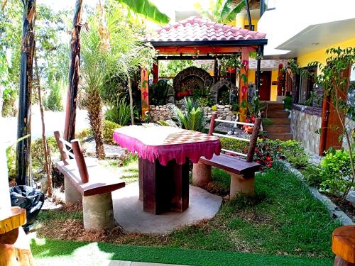 Hostal Mariscal Sucre in Tababela Hostal Mariscal Sucre in Tababela
