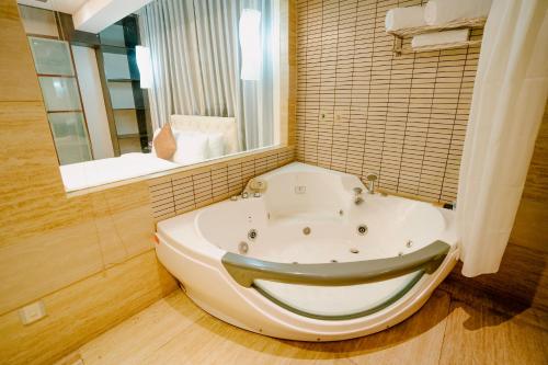 Fürdőszoba, Royal Residence Dhaka in Dhaka Fürdőszoba, Royal Residence Dhaka in Dhaka