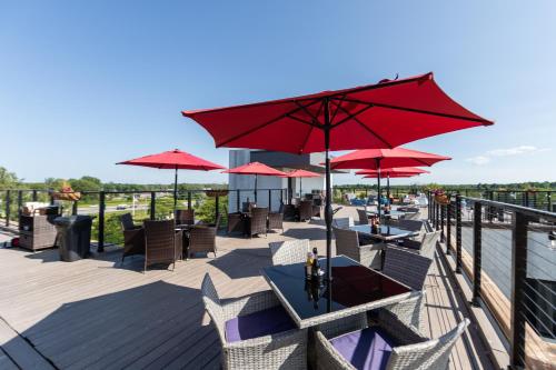 陽台/露台, 智選假日飯店-大島-IHG旗下 (Holiday Inn Express - Grand Island By IHG) in 格蘭德島 (NY) 陽台/露台, 智選假日飯店-大島-IHG旗下 (Holiday Inn Express - Grand Island By IHG) in 格蘭德島 (NY)