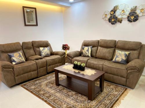AL-MANAL 203 Luxury Suite Rooms 3BHK in Devinagar AL-MANAL 203 Luxury Suite Rooms 3BHK in Devinagar