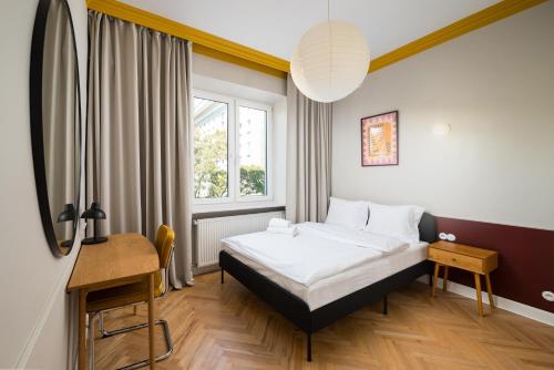 Hala Mirowska Spacious Apartment