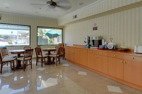 餐廳, 哈仙達崗瓦加邦德酒店 (Vagabond Inn Hacienda Heights) in 哈仙達崗 餐廳, 哈仙達崗瓦加邦德酒店 (Vagabond Inn Hacienda Heights) in 哈仙達崗