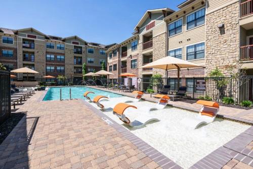 Landing at The Avenues at Carrollton - 3 Bedrooms in Northeast Carrollton in פלנו(טי אקס) Landing at The Avenues at Carrollton - 3 Bedrooms in Northeast Carrollton in פלנו(טי אקס)