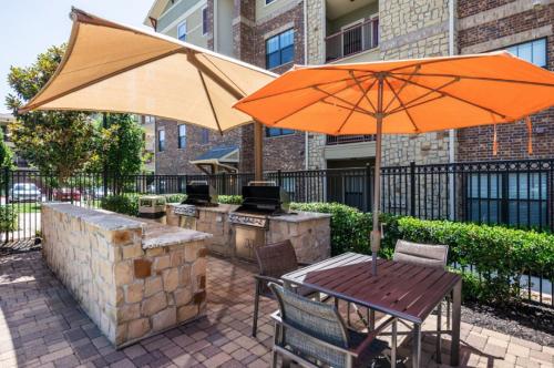 Landing at The Avenues at Carrollton - 1 Bedroom in Northeast Carrollton in פלנו(טי אקס) Landing at The Avenues at Carrollton - 1 Bedroom in Northeast Carrollton in פלנו(טי אקס)