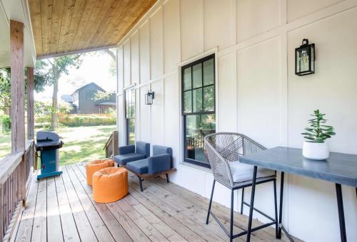 Sweet Escape in Edgewood Sweet Escape in Edgewood