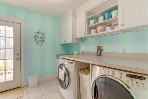 Spacious Avalon Beach House - 2 Blocks to Water! in Avalon (NJ) Spacious Avalon Beach House - 2 Blocks to Water! in Avalon (NJ)