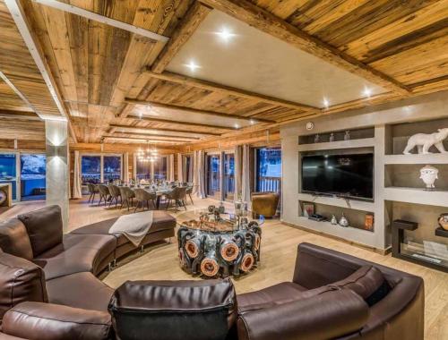 5BR Stunning Chalet in Tignes Pool&Sauna in Tignes 5BR Stunning Chalet in Tignes Pool&Sauna in Tignes