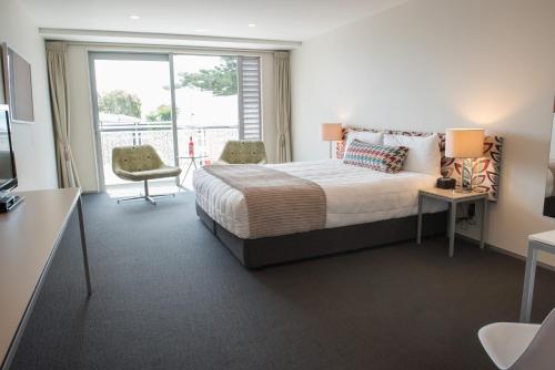 โรงแรมนาวิเกท ซีไซด์ (Navigate Seaside Hotel) in อฮูริรี โรงแรมนาวิเกท ซีไซด์ (Navigate Seaside Hotel) in อฮูริรี