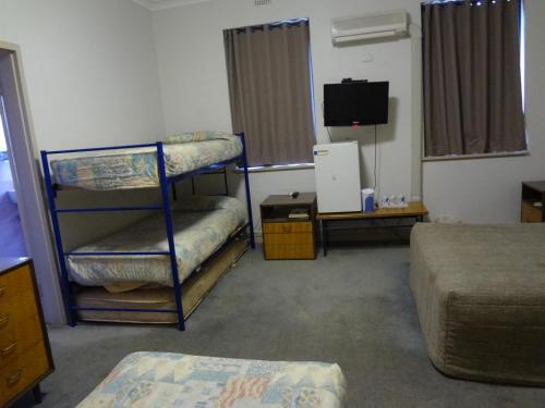 Guestroom, Amaroo Hotel Dubbo in Dubbo Guestroom, Amaroo Hotel Dubbo in Dubbo