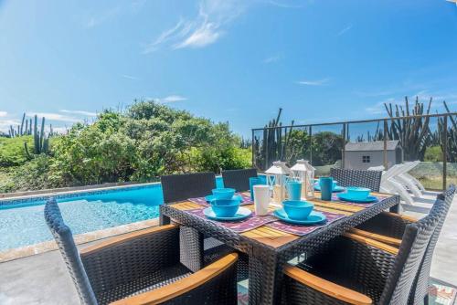 Terraza/balcón, Baby Beach Bliss Villa - Walk to Beach! in Ceru Colorado Terraza/balcón, Baby Beach Bliss Villa - Walk to Beach! in Ceru Colorado