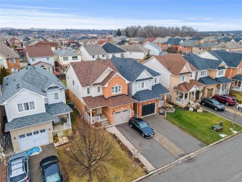 Beautiful 3 bedroom Entire detached home in Whitby Beautiful 3 bedroom Entire detached home in Whitby