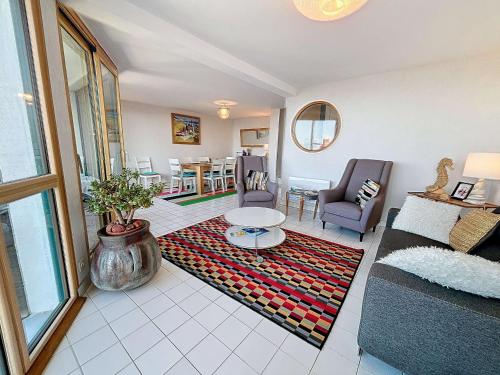 Appartement lumineux avec ascenseur, balcon et wifi gratuit a Granville - FR-1-361-123 in Granville városközpont Appartement lumineux avec ascenseur, balcon et wifi gratuit a Granville - FR-1-361-123 in Granville városközpont