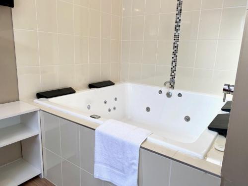 Bañera de hidromasaje, Jervis Bay Mariners in Jervis Bay Bañera de hidromasaje, Jervis Bay Mariners in Jervis Bay