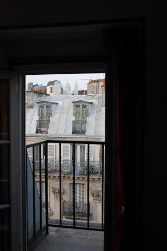 View, Metropol Hotel in 10th - Gare du Nord View, Metropol Hotel in 10th - Gare du Nord