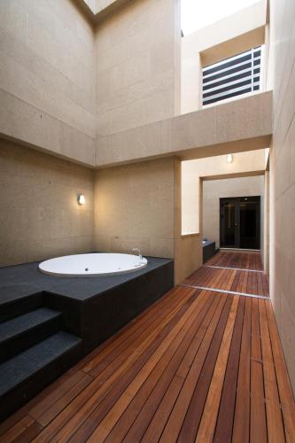 Hot tub, Pangyo Business & Tourist Hotel KYND in Seongnam-si Hot tub, Pangyo Business & Tourist Hotel KYND in Seongnam-si
