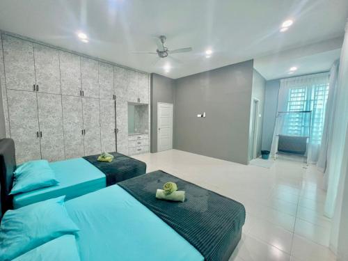 Rumah Biru Cozy Hadapan Hospital Sultanah Bahiyah Alor Setar Corner Lot 4 bilik airconds dan parking in อเลอร์ เซตาร์ Rumah Biru Cozy Hadapan Hospital Sultanah Bahiyah Alor Setar Corner Lot 4 bilik airconds dan parking in อเลอร์ เซตาร์