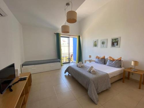 Porta 28 in กิงตา โด อังโช Porta 28 in กิงตา โด อังโช