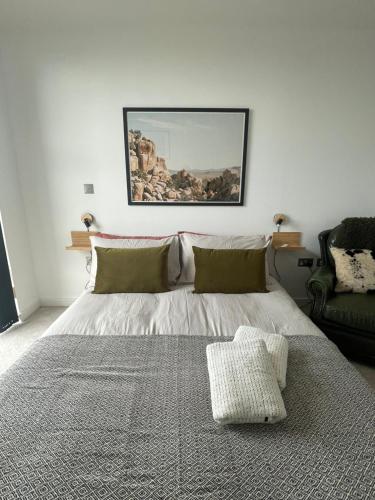 Entire Apartment Highrise Hideaway