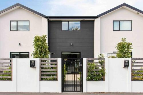 Exceptional Value For Money Sunny Warm 5 Mins CBD