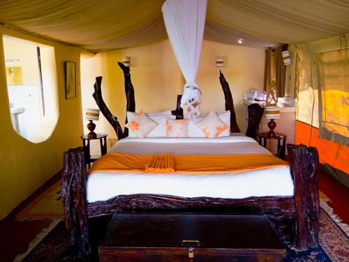 Crater Lake Tented Camp and Game Sanctuary in Naivaša Crater Lake Tented Camp and Game Sanctuary in Naivaša