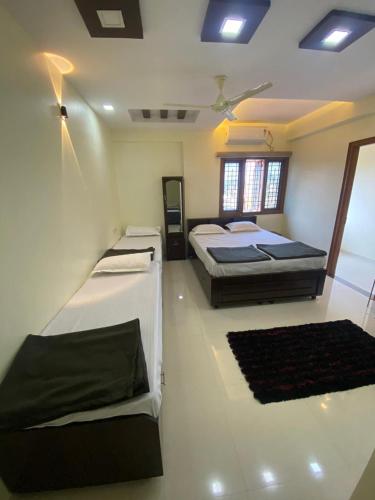 AL-MANAL 304 premium Room 5Beds in Devinagar AL-MANAL 304 premium Room 5Beds in Devinagar