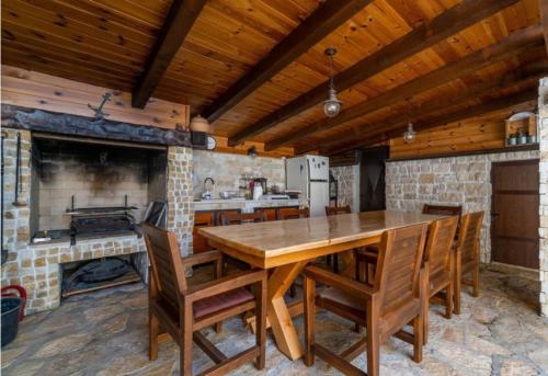 Barba Lux in Smailagića Polje Barba Lux in Smailagića Polje