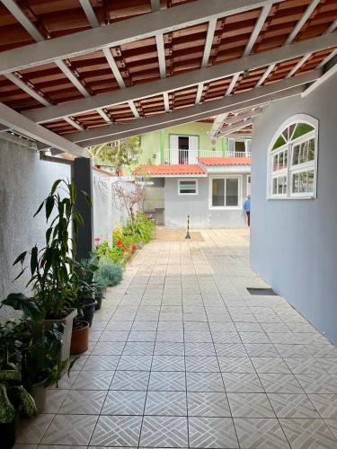 Casa em frente ao mar no Ribeirão da Ilha (Casa em frente ao mar no Ribeirao da Ilha) in 里貝朗達伊利亞 Casa em frente ao mar no Ribeirão da Ilha (Casa em frente ao mar no Ribeirao da Ilha) in 里貝朗達伊利亞