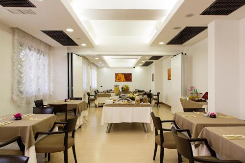 طعام و مشروبات, Hotel Palace 2000 in Pomezia طعام و مشروبات, Hotel Palace 2000 in Pomezia