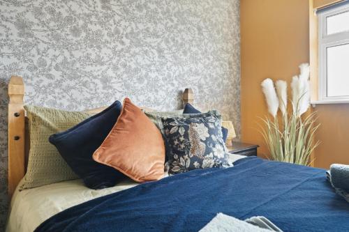 Sea views, balcony , Free WiFi and private parking