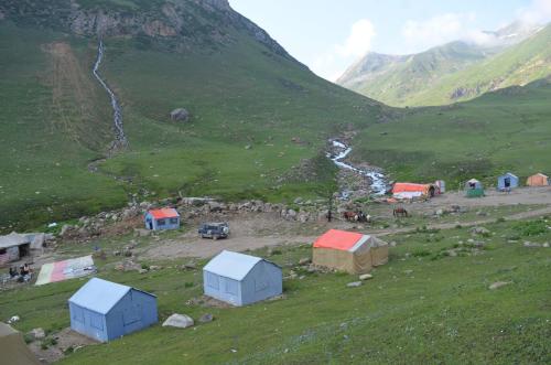 Vista exterior, Outdoor Adventures Camp Ratti Gali Lake in Sharda Vista exterior, Outdoor Adventures Camp Ratti Gali Lake in Sharda