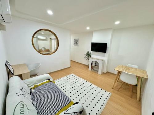 Cozy Home Central Festival near train st ation