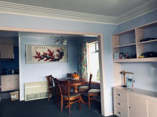 Kitchen, Sunny, Comfortable and Quiet温馨 family shared room in South Dunedin Kitchen, Sunny, Comfortable and Quiet温馨 family shared room in South Dunedin