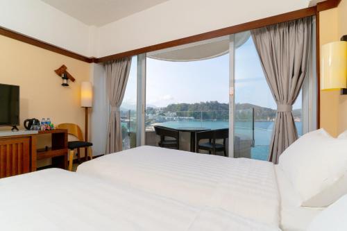 Exterior view, Warwick Hotel Cheung Chau in Cheung Chau Exterior view, Warwick Hotel Cheung Chau in Cheung Chau