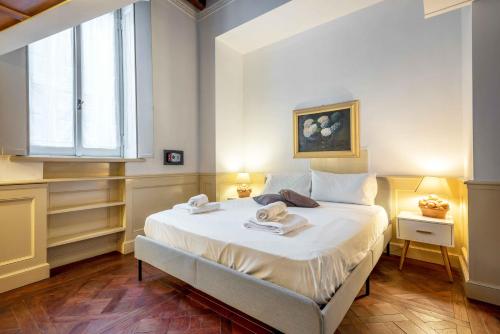 Exclusive 4 bedrooms apartment near Duomo