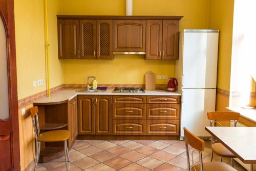 This photo about 10 Rooms shared on HyHotel.com