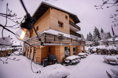 Flem Mountain Lodge in Флимс Flem Mountain Lodge in Флимс