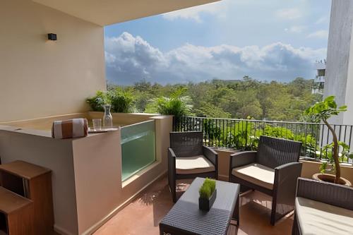 Full Apartment with Private Pool, Roof Garden, BBQ, Wifi, 2 Beds