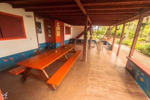 Előcsarnok, Cabana El Bien Germina Ya in Bahia Solano (Choco) Előcsarnok, Cabana El Bien Germina Ya in Bahia Solano (Choco)